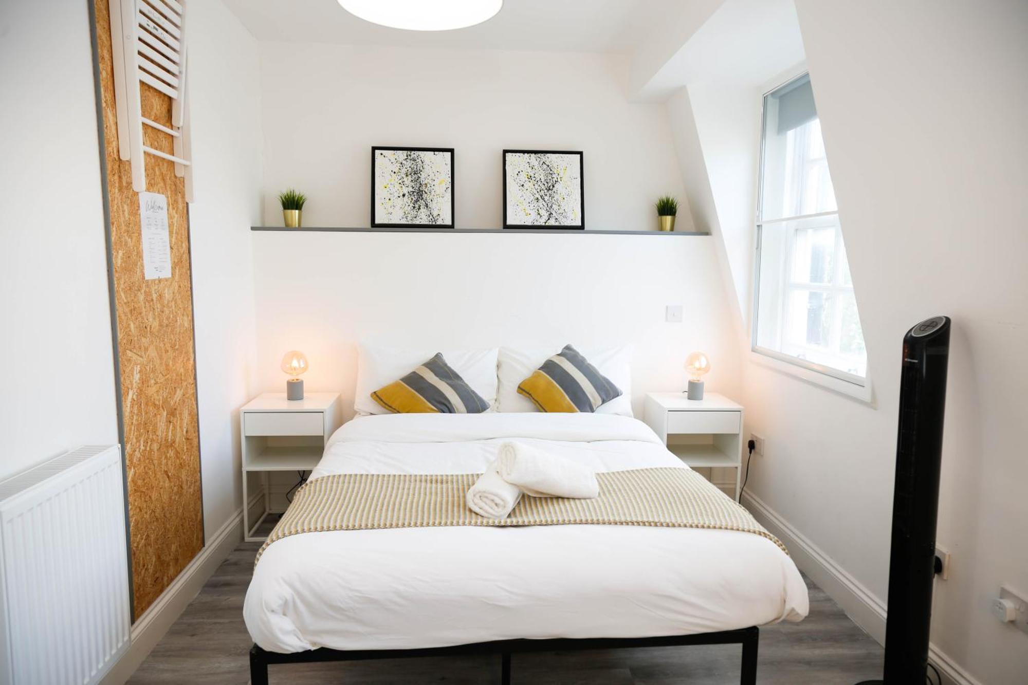 Luxury Rooms In Camden Town Near Shops, Cafes, Bars & Metro With Shared Bathrooms Londres Exterior foto