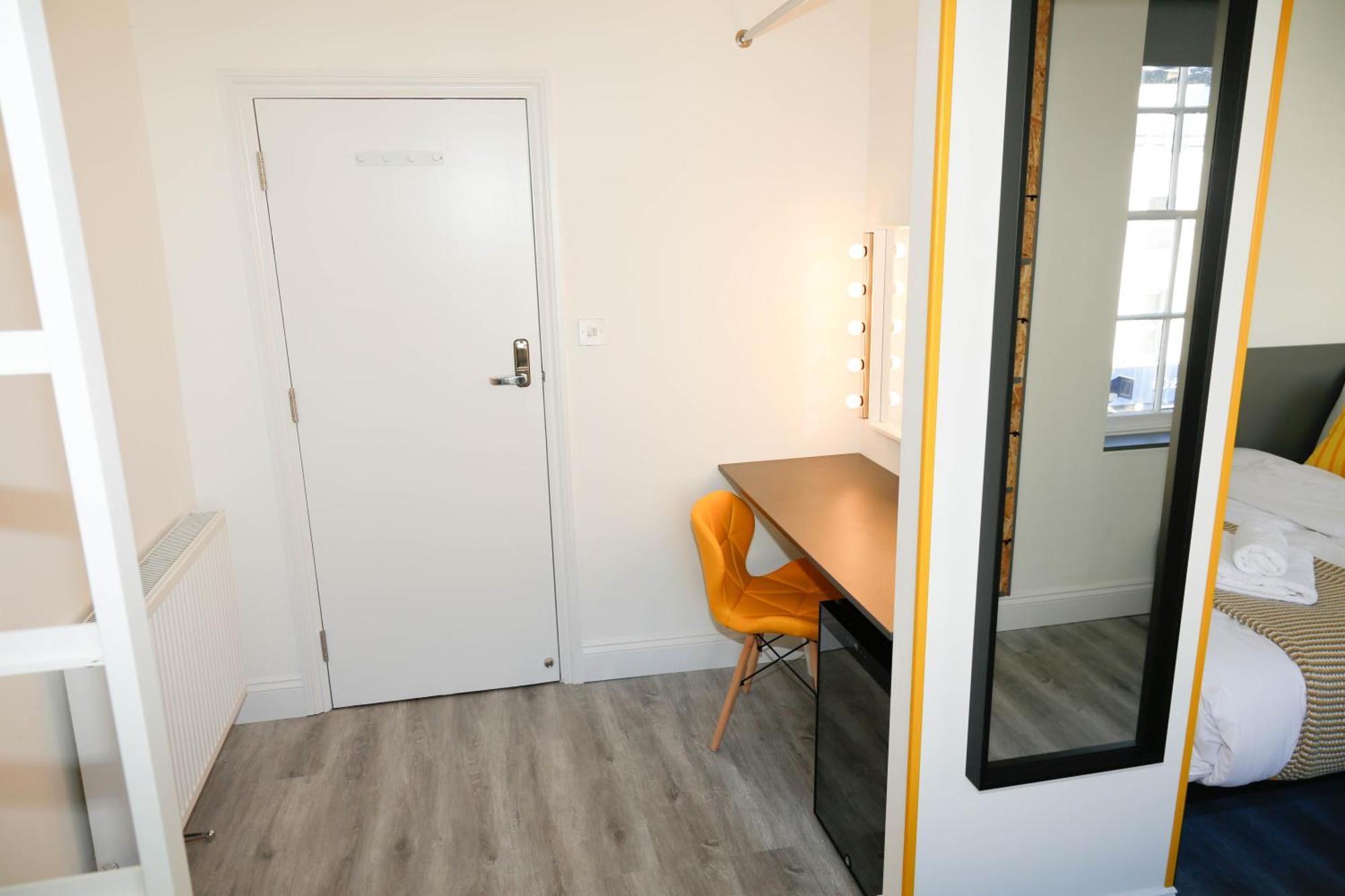 Luxury Rooms In Camden Town Near Shops, Cafes, Bars & Metro With Shared Bathrooms Londres Exterior foto